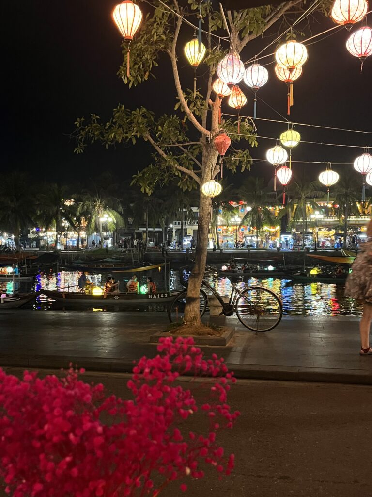 Soirée Hoi an, vélo fleur