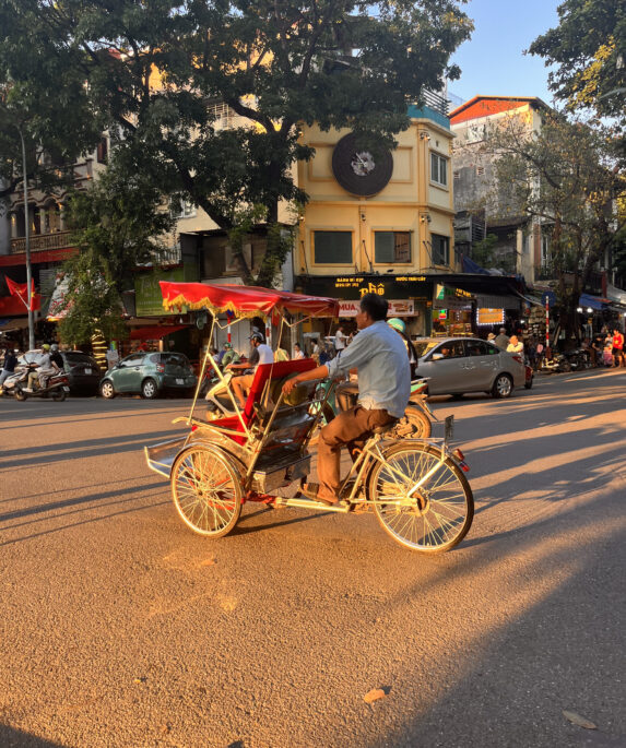 TUK TUK HANOI