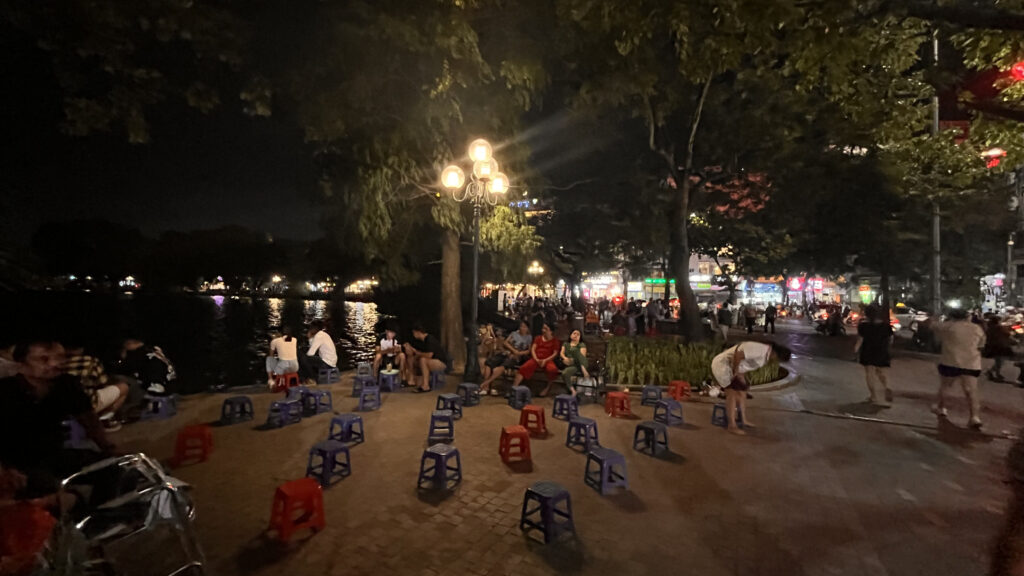 Lac Hoan Kiem la nuit