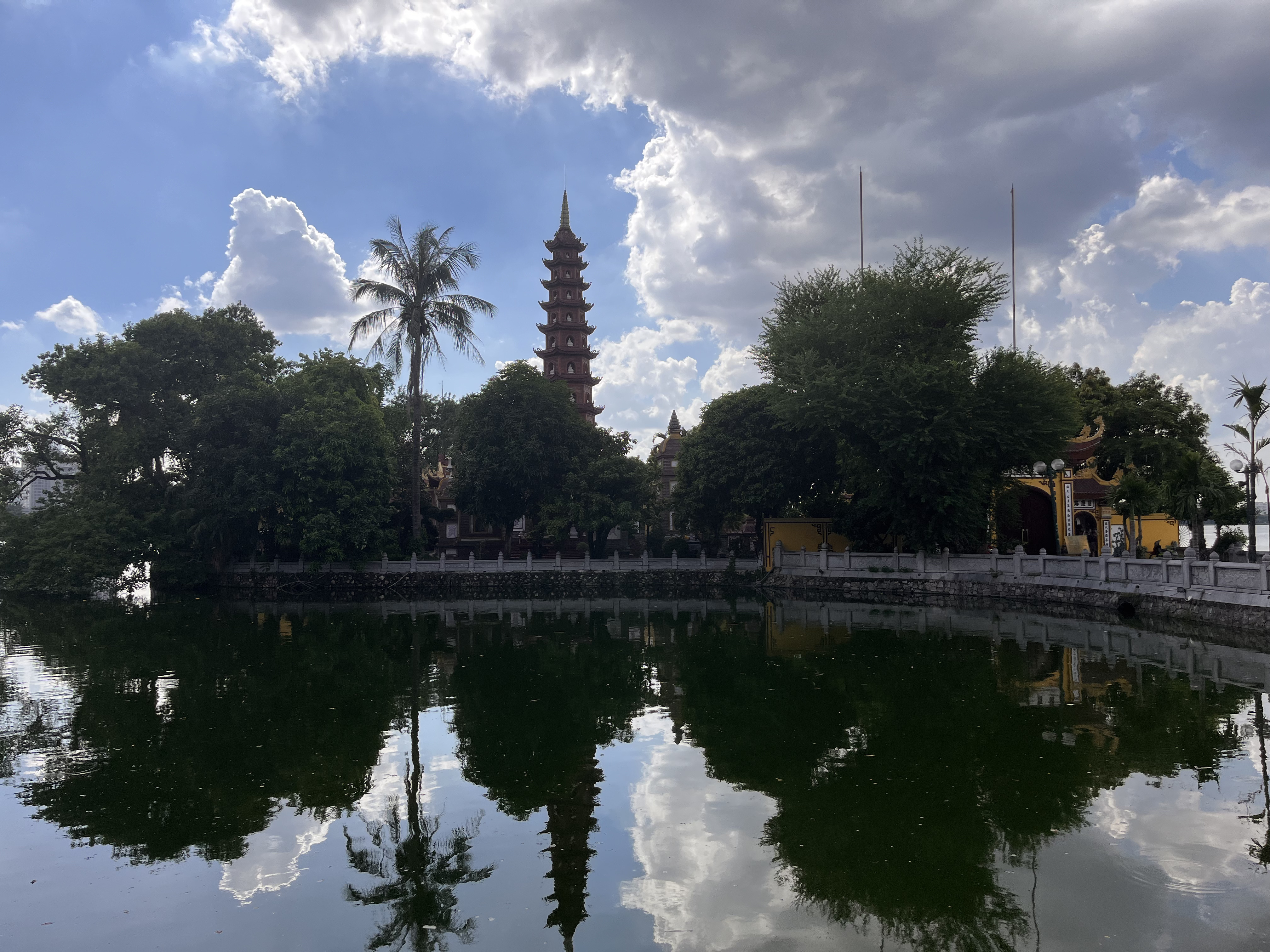 la Pagode Trấn Quốc