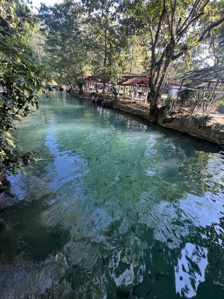 LAGOON 1 VANG VIENG
